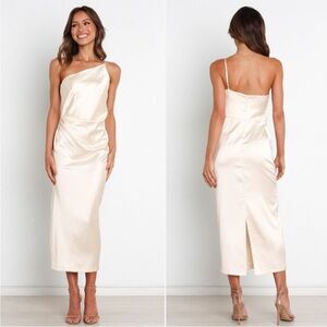 Petal & Pup Luella Satin One-Shoulder Dress in Pearl White
